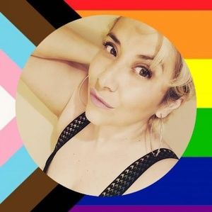 Meet your Posher, Angella